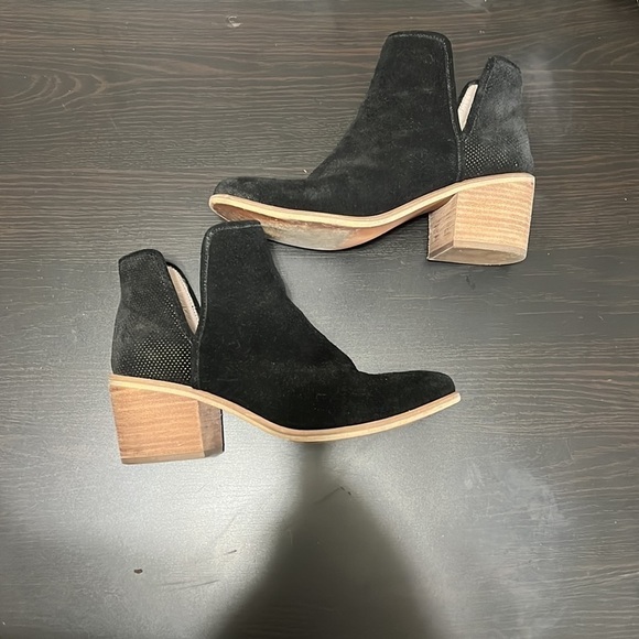 BP block heel booties - Picture 1 of 7